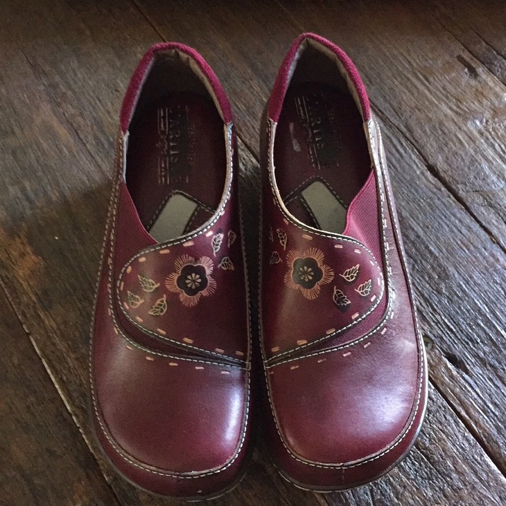 Burgundy Spring Step by Lartiste.